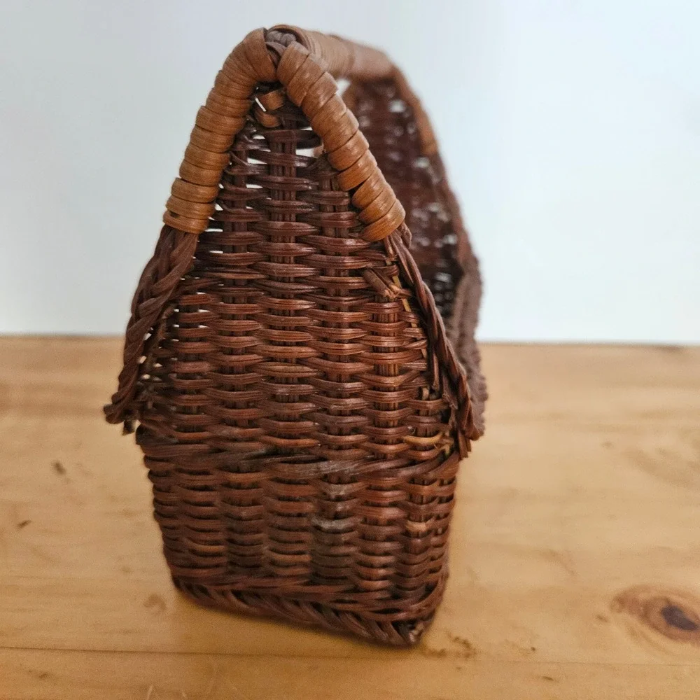Vintage Small Brown Wicker Woven Storage Basket Handle Farmhouse Decor 7.5 Inch